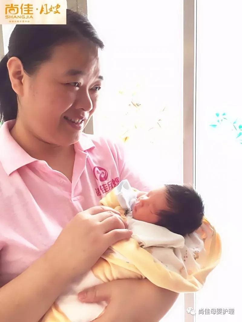 尚佳專業(yè)月嫂 | 母親生病丨 是否需停止哺乳？